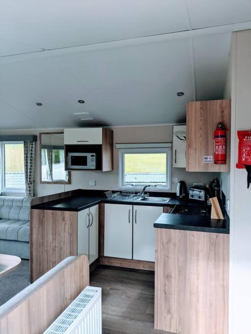 Large 4 Person Couples And Family Caravan In Newquay Bay Resort Dış mekan fotoğraf