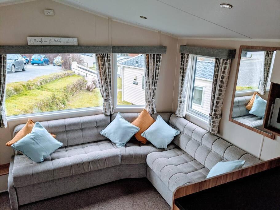 Large 4 Person Couples And Family Caravan In Newquay Bay Resort Dış mekan fotoğraf