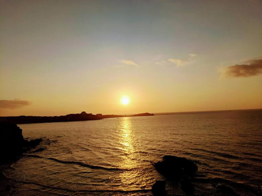 Large 4 Person Couples And Family Caravan In Newquay Bay Resort Dış mekan fotoğraf