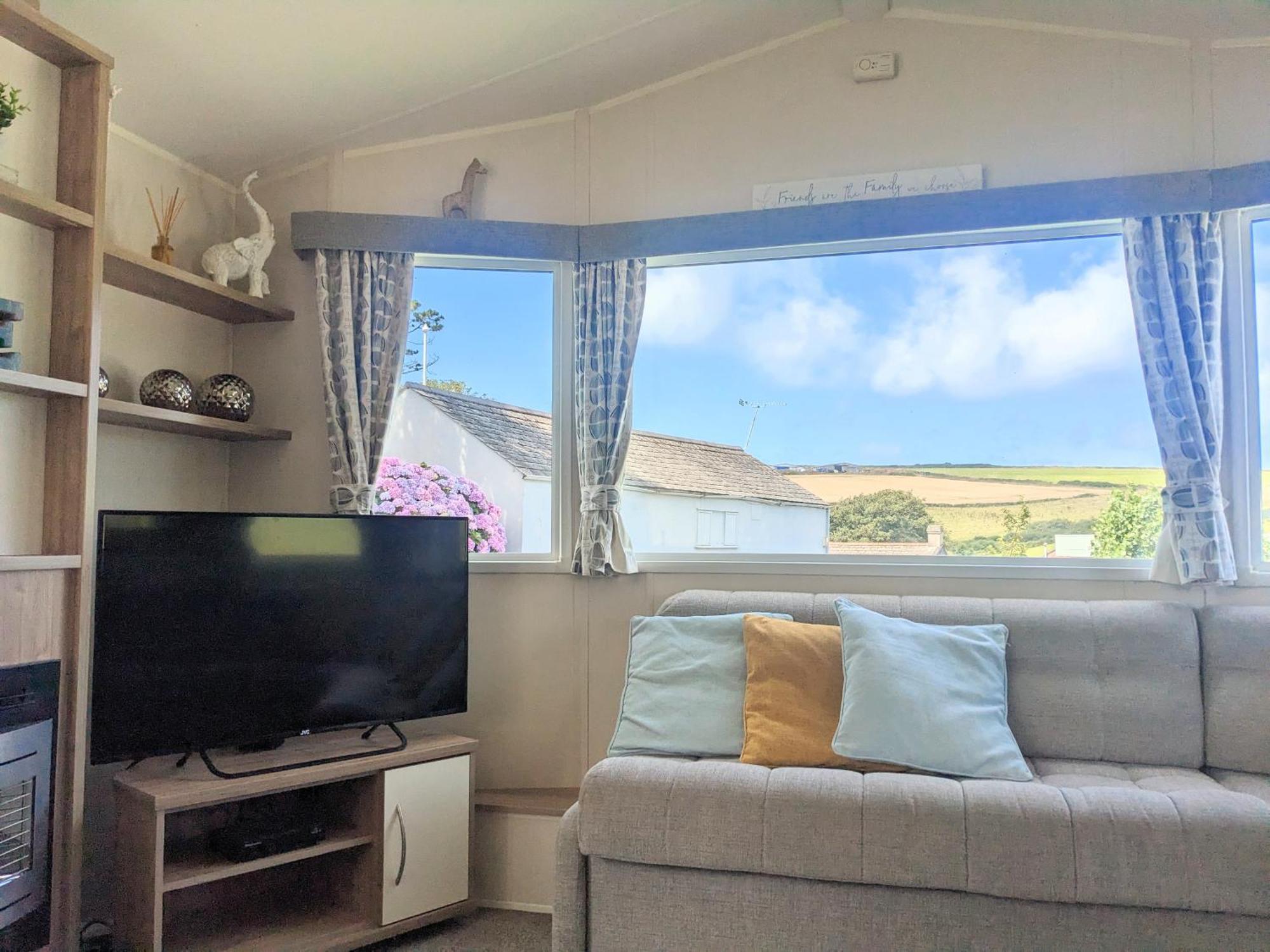 Large 4 Person Couples And Family Caravan In Newquay Bay Resort Dış mekan fotoğraf